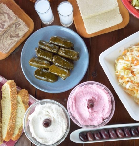 Τι να φάω την Καθαρά Δευτέρα; Δες πώς θα γεμίσεις το πιάτο σου με τις συμβουλές της διαιτολόγου