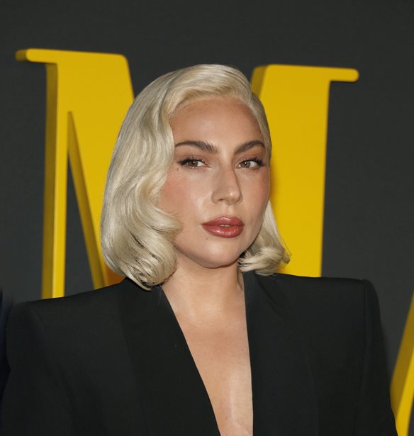 Lady Gaga | &#x395;&#x3C4;&#x3BF;&#x3B9;&#x3BC;&#x3AC;&#x3B6;&#x3B5;&#x3C4;&#x3B1;&#x3B9; &#x3B3;&#x3B9;&#x3B1; &#x3C4;&#x3BF;&#x3C5;&#x3C2; &#x39F;&#x3BB;&#x3C5;&#x3BC;&#x3C0;&#x3B9;&#x3B1;&#x3BA;&#x3BF;&#x3CD;&#x3C2; &#x391;&#x3B3;&#x3CE;&#x3BD;&#x3B5;&#x3C2; &#x3C4;&#x3BF;&#x3C5; &#x3A0;&#x3B1;&#x3C1;&#x3B9;&#x3C3;&#x3B9;&#x3BF;&#x3CD;;
