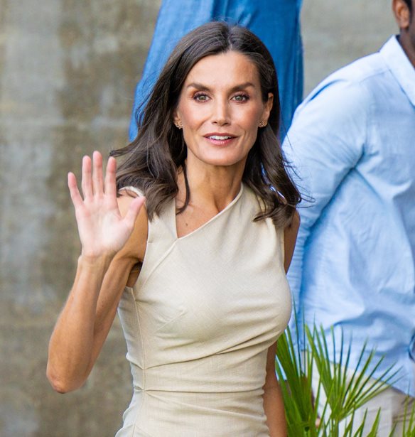 &#x392;&#x3B1;&#x3C3;&#x3AF;&#x3BB;&#x3B9;&#x3C3;&#x3C3;&#x3B1; Letizia | &#x39C;&#x3B5; &#x3BA;&#x3BB;&#x3B1;&#x3C3;&#x3B9;&#x3BA;&#x3AE; &#x3BA;&#x3B1;&#x3BC;&#x3C0;&#x3B1;&#x3C1;&#x3BD;&#x3C4;&#x3AF;&#x3BD;&#x3B1; &#x3BA;&#x3B1;&#x3B9; &#x3BA;&#x3CC;&#x3BA;&#x3BA;&#x3B9;&#x3BD;&#x3B1; &#x3B4;&#x3B5;&#x3C1;&#x3BC;&#x3AC;&#x3C4;&#x3B9;&#x3BD;&#x3B1; &#x3B1;&#x3BE;&#x3B5;&#x3C3;&#x3BF;&#x3C5;&#x3AC;&#x3C1; &#x3C3;&#x3B5; &#x3B4;&#x3B7;&#x3BC;&#x3CC;&#x3C3;&#x3B9;&#x3B1; &#x3B5;&#x3BC;&#x3C6;&#x3AC;&#x3BD;&#x3B9;&#x3C3;&#x3AE; &#x3C4;&#x3B7;&#x3C2;