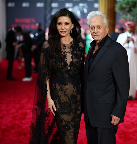 Catherine Zeta-Jones | &quot;&#x39A;&#x3B1;&#x3BD;&#x3B5;&#x3AF;&#x3C2; &#x3B4;&#x3B5;&#x3BD; &#x3C0;&#x3AF;&#x3C3;&#x3C4;&#x3B5;&#x3C5;&#x3B5; &#x3CC;&#x3C4;&#x3B9; &#x3BF; &#x3B3;&#x3AC;&#x3BC;&#x3BF;&#x3C2; &#x3BC;&#x3B1;&#x3C2; &#x3BC;&#x3B5; &#x3C4;&#x3BF;&#x3BD; Michael Douglas &#x3B8;&#x3B1; &#x3BA;&#x3C1;&#x3B1;&#x3C4;&#x3AE;&#x3C3;&#x3B5;&#x3B9;&quot;