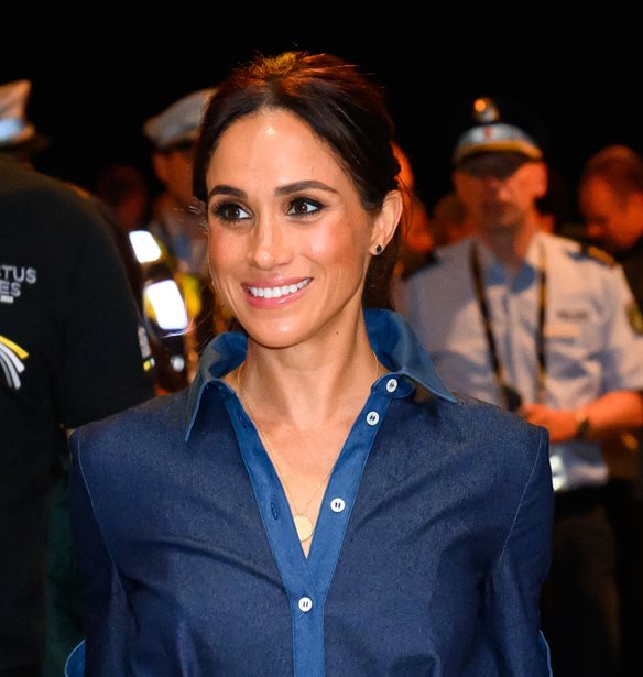 &#x3A0;&#x3B9;&#x3BF; &#x3B1;&#x3C0;&#x3BB;&#x3AE; &#x3B1;&#x3C0;&#x3CC; &#x3C0;&#x3BF;&#x3C4;&#x3AD; | &#x397; Meghan Markle &#x3C0;&#x3BF;&#x3B6;&#x3AC;&#x3C1;&#x3B5;&#x3B9; &#x3BC;&#x3B5; &#x3C4;&#x3B6;&#x3B9;&#x3BD; &#x3BA;&#x3B1;&#x3B9; tshirt
