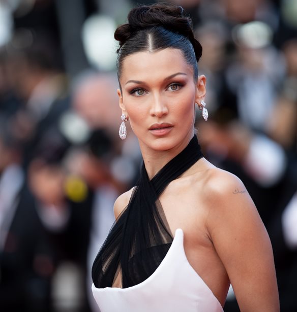 H Bella Hadid &#x3BC;&#x3B5; &#x3AD;&#x3BD;&#x3B1; &#x3B1;&#x3C0;&#x3CC; &#x3C4;&#x3B1; &#x3C0;&#x3B9;&#x3BF; &#x3BB;&#x3B1;&#x3BC;&#x3C0;&#x3B5;&#x3C1;&#x3AC; beauty looks &#x3C3;&#x3C4;&#x3BF; 74&#x3BF; &#x3A6;&#x3B5;&#x3C3;&#x3C4;&#x3B9;&#x3B2;&#x3AC;&#x3BB; &#x39A;&#x3B1;&#x3BD;&#x3BD;&#x3CE;&#x3BD;