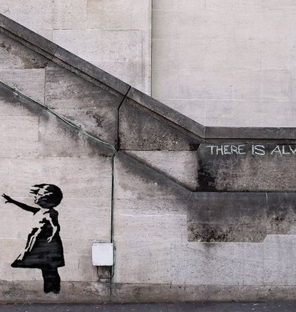 &#x395;&#x3C0;&#x3AD;&#x3C3;&#x3C4;&#x3C1;&#x3B5;&#x3C8;&#x3B5; &#x3BF; Banksy &#x3C3;&#x3C4;&#x3B7; &#x39D;&#x3AD;&#x3B1; &#x3A5;&#x3CC;&#x3C1;&#x3BA;&#x3B7;;