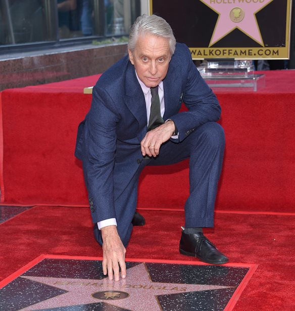 &#x39D;&#x3AD;&#x3B1; &#x3C3;&#x3B5;&#x3B9;&#x3C1;&#x3AC;|  &#x39F; Michael Douglas &#x3C5;&#x3C0;&#x3BF;&#x3B4;&#x3CD;&#x3B5;&#x3C4;&#x3B1;&#x3B9; &#x3C4;&#x3BF;&#x3BD; &#x392;&#x3B5;&#x3BD;&#x3B9;&#x3B1;&#x3BC;&#x3AF;&#x3BD; &#x3A6;&#x3C1;&#x3B1;&#x3B3;&#x3BA;&#x3BB;&#x3AF;&#x3BD;&#x3BF; &#x3C3;&#x3C4;&#x3B7; &#x3BC;&#x3AF;&#x3BD;&#x3B9; &#x3C3;&#x3B5;&#x3B9;&#x3C1;&#x3AC; &quot;Franklin&quot;