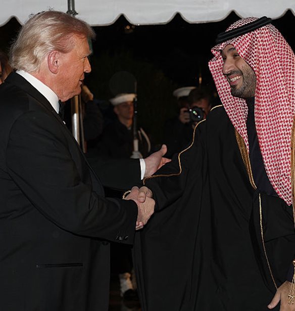 &#x39F; Trump &#x3BA;&#x3B1;&#x3B9; &#x3B7; Melania &#x3C0;&#x3B1;&#x3C1;&#x3AD;&#x3B8;&#x3B5;&#x3C3;&#x3B1;&#x3BD; &#x3B4;&#x3B5;&#x3AF;&#x3C0;&#x3BD;&#x3BF; &#x3B3;&#x3B9;&#x3B1; &#x3C4;&#x3BF;&#x3BD; &#x3A3;&#x3B1;&#x3BF;&#x3C5;&#x3B4;&#x3AC;&#x3C1;&#x3B1;&#x3B2;&#x3B1; &#x3C0;&#x3C1;&#x3AF;&#x3B3;&#x3BA;&#x3B9;&#x3C0;&#x3B1; &#x3B4;&#x3B9;&#x3AC;&#x3B4;&#x3BF;&#x3C7;&#x3BF;! &#x3A0;&#x3B1;&#x3C1;&#x3CC;&#x3BD;&#x3C4;&#x3B5;&#x3C2; &#x3BA;&#x3B1;&#x3B9; &#x3BF;&#x3B9; &#x395;lon Musk, Cristiano R&#x3BF;naldo