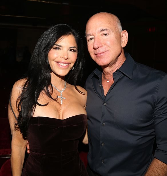 Lauren Sanchez | &#x397; &#x3B1;&#x3B4;&#x3B5;&#x3C1;&#x3C6;&#x3AE; &#x3C4;&#x3B7;&#x3C2;, Elena, &#x3BC;&#x3BF;&#x3B9;&#x3C1;&#x3AC;&#x3B6;&#x3B5;&#x3C4;&#x3B1;&#x3B9; &#x3C4;&#x3B9;&#x3C2; &#x3C0;&#x3C1;&#x3CE;&#x3C4;&#x3B5;&#x3C2; (&#x3BA;&#x3B1;&#x3B9; &#x3BC;&#x3BF;&#x3BD;&#x3B1;&#x3B4;&#x3B9;&#x3BA;&#x3AD;&#x3C2;) &#x3C6;&#x3C9;&#x3C4;&#x3BF;&#x3B3;&#x3C1;&#x3B1;&#x3C6;&#x3AF;&#x3B5;&#x3C2; &#x3B1;&#x3C0;&#x3CC; &#x3C4;&#x3BF;&#x3BD; &#x3B3;&#x3AC;&#x3BC;&#x3BF; &#x3C3;&#x3C4;&#x3B7; &#x392;&#x3B5;&#x3BD;&#x3B5;&#x3C4;&#x3AF;&#x3B1;