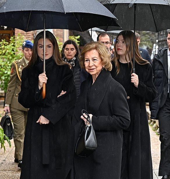 Πώς η Ιnfanta Sofia έκανε υπερήφανη τη Σοφία της Ισπανίας μετά την κηδεία της Ειρήνης στην Αθήνα