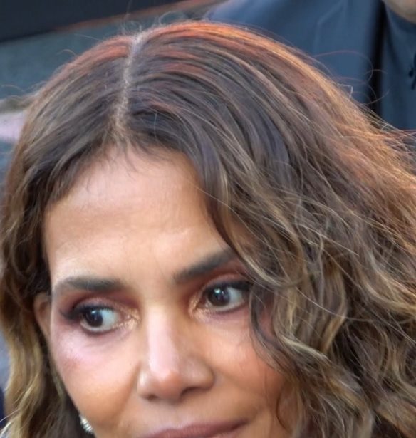 &quot;&#x388;&#x3C7;&#x3B5;&#x3B9; &#x3C3;&#x3C4;&#x3C1;&#x3AD;&#x3C8;&#x3B5;&#x3B9; &#x3C4;&#x3BF; &#x3C0;&#x3B1;&#x3B9;&#x3B4;&#x3AF; &#x3B5;&#x3BD;&#x3B1;&#x3BD;&#x3C4;&#x3AF;&#x3BF;&#x3BD; &#x3BC;&#x3BF;&#x3C5;&quot; | &#x397; Halle Berry &#x3B6;&#x3B7;&#x3C4;&#x3AC; &#x3C4;&#x3B7;&#x3BD; &#x3B1;&#x3C0;&#x3BF;&#x3BA;&#x3BB;&#x3B5;&#x3B9;&#x3C3;&#x3C4;&#x3B9;&#x3BA;&#x3AE; &#x3B5;&#x3C0;&#x3B9;&#x3BC;&#x3AD;&#x3BB;&#x3B5;&#x3B9;&#x3B1; &#x3C4;&#x3BF;&#x3C5; &#x3B3;&#x3B9;&#x3BF;&#x3C5; &#x3C4;&#x3B7;&#x3C2;