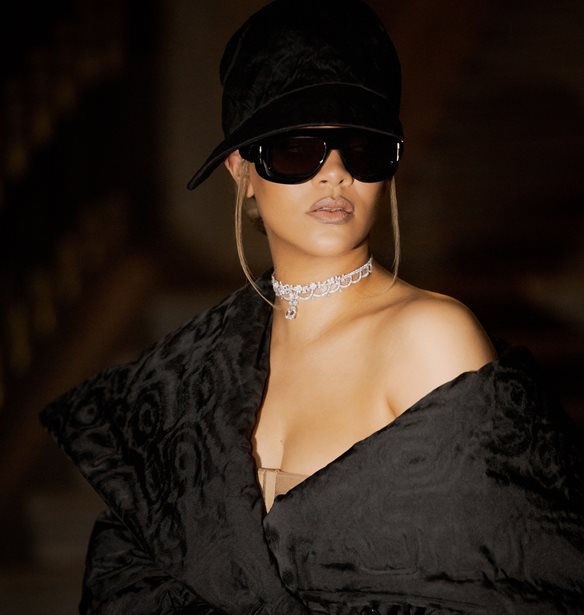 H Rihanna &#x3B5;&#x3AF;&#x3BD;&#x3B1;&#x3B9; &#x3C4;&#x3BF; &#x3BD;&#x3AD;&#x3BF; &#x3C0;&#x3C1;&#x3CC;&#x3C3;&#x3C9;&#x3C0;&#x3BF; &#x3C4;&#x3BF;&#x3C5; &#x3B1;&#x3C1;&#x3CE;&#x3BC;&#x3B1;&#x3C4;&#x3BF;&#x3C2; J&#x27; Adore