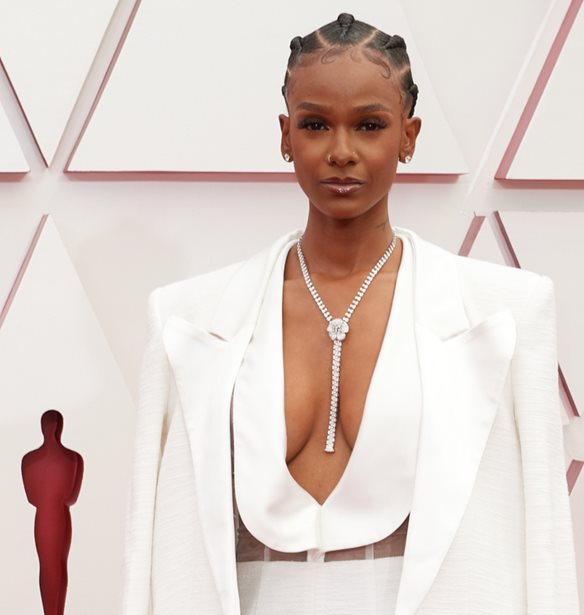 Oscar 2021 | &#x38C;&#x3BB;&#x3B5;&#x3C2; &#x3BF;&#x3B9; &#x3B5;&#x3BC;&#x3C6;&#x3B1;&#x3BD;&#x3AF;&#x3C3;&#x3B5;&#x3B9;&#x3C2; &#x3B1;&#x3C0;&#x3CC; &#x3C4;&#x3BF; &#x3BA;&#x3CC;&#x3BA;&#x3BA;&#x3B9;&#x3BD;&#x3BF; &#x3C7;&#x3B1;&#x3BB;&#x3AF;