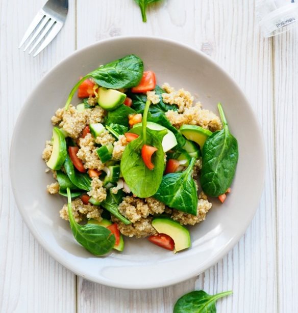 Η σαλάτα ως πλήρες γεύμα: 5 λάθη που κάνουμε όταν τη φτιάχνουμε