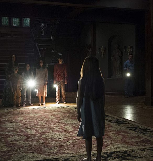&#x39F; &#x3B4;&#x3B7;&#x3BC;&#x3B9;&#x3BF;&#x3C5;&#x3C1;&#x3B3;&#x3CC;&#x3C2; &#x3C4;&#x3BF;&#x3C5; The Haunting of Hill House &#x3C3;&#x3BA;&#x3AD;&#x3C6;&#x3C4;&#x3B5;&#x3C4;&#x3B1;&#x3B9; &#x3BD;&#x3B1; &#x3B5;&#x3C0;&#x3B9;&#x3C3;&#x3C4;&#x3C1;&#x3AD;&#x3C8;&#x3B5;&#x3B9; &#x3BC;&#x3B5; &#x3B4;&#x3B5;&#x3CD;&#x3C4;&#x3B5;&#x3C1;&#x3B7; &#x3C3;&#x3B5;&#x3B6;&#x3CC;&#x3BD;