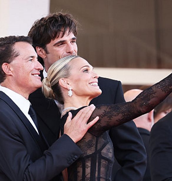 Frankestein | Jacob Elordi, Mia Goth &#x3BA;&#x3B1;&#x3B9; Rosie Huntington-Whiteley &#x3C3;&#x3C4;&#x3BF; &#x3BA;&#x3CC;&#x3BA;&#x3BA;&#x3B9;&#x3BD;&#x3BF; &#x3C7;&#x3B1;&#x3BB;&#x3AF; &#x3C4;&#x3B7;&#x3C2; &#x392;&#x3B5;&#x3BD;&#x3B5;&#x3C4;&#x3AF;&#x3B1;&#x3C2;