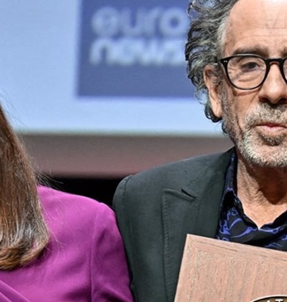 Monica Bellucci &#x3B3;&#x3B9;&#x3B1; Tim Burton: &quot;&#x3A4;&#x3BF;&#x3BD; &#x3B1;&#x3B3;&#x3B1;&#x3C0;&#x3CE;&quot;