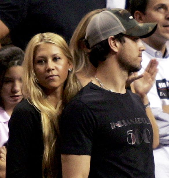 Enrique Iglesias &amp; Anna Kournikova | Δημοσίευσαν την πρώτη κοινή φωτογραφία των τεσσάρων παιδιών τους