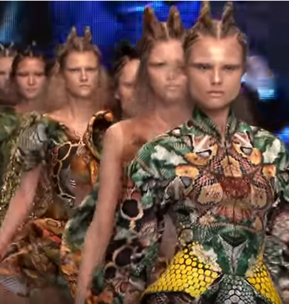 &#x3A4;&#x3BF; &#x3C0;&#x3C1;&#x3CE;&#x3C4;&#x3BF; &#x3BD;&#x3C4;&#x3BF;&#x3BA;&#x3B9;&#x3BC;&#x3B1;&#x3BD;&#x3C4;&#x3AD;&#x3C1; &#x3B3;&#x3B9;&#x3B1; &#x3C4;&#x3B7; &#x3B6;&#x3C9;&#x3AE; &#x3C4;&#x3BF;&#x3C5; Alexander McQueen &#x3AD;&#x3C7;&#x3B5;&#x3B9; trailer!