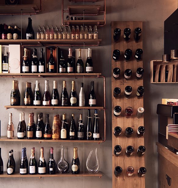 &#x391;&#x3C5;&#x3C4;&#x3CC; &#x3B5;&#x3AF;&#x3BD;&#x3B1;&#x3B9; &#x3C4;&#x3BF; &#x3C0;&#x3B9;&#x3BF; chic bubbly bar &#x3C4;&#x3B7;&#x3C2; &#x3C0;&#x3CC;&#x3BB;&#x3B7;&#x3C2;