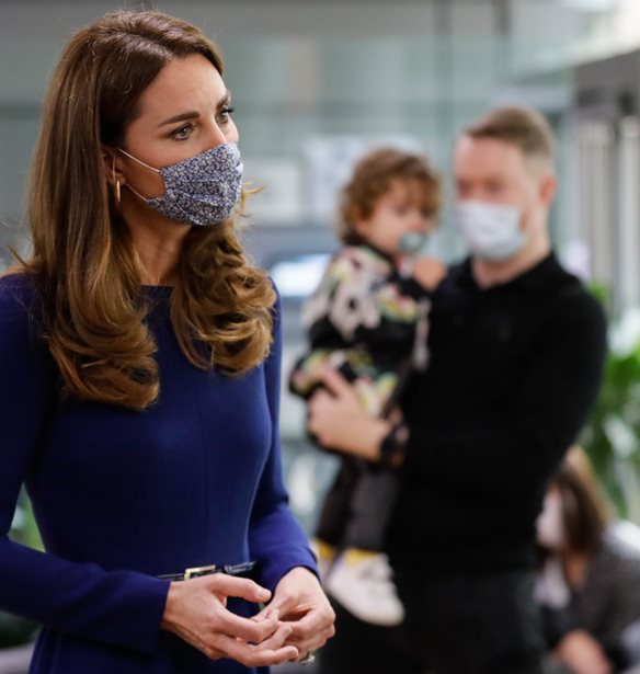 Kate Middleton | &#x397; &#x3BA;&#x3BF;&#x3BC;&#x3C8;&#x3AE; &#x3C4;&#x3B7;&#x3C2; &#x3B5;&#x3BC;&#x3C6;&#x3AC;&#x3BD;&#x3B9;&#x3C3;&#x3B7; &#x3BC;&#x3B5; &#x3BC;&#x3C0;&#x3BB;&#x3B5; &#x3C6;&#x3CC;&#x3C1;&#x3B5;&#x3BC;&#x3B1;