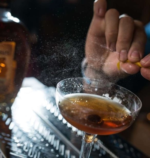 Athens Bar Week, &#x3B7; &#x3C7;&#x3B1;&#x3C1;&#x3AC; &#x3C4;&#x3BF;&#x3C5; bar-hopper