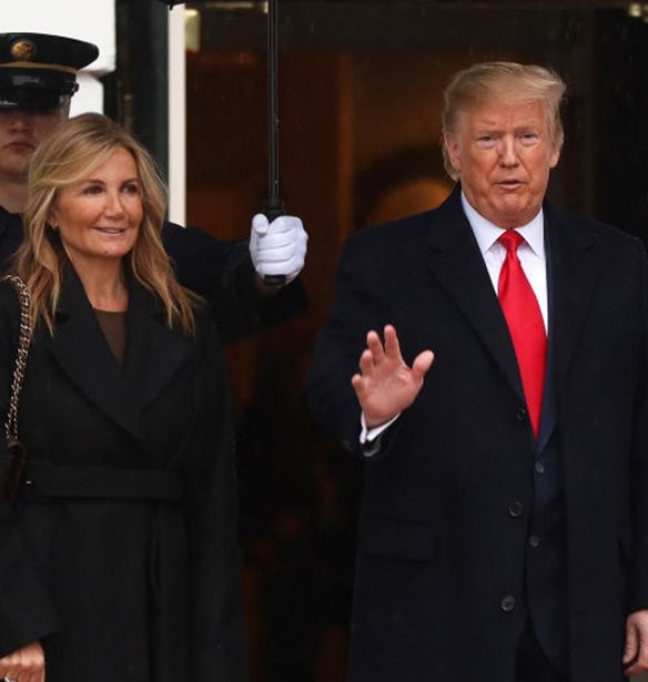 &#x39C;&#x3B1;&#x3C1;&#x3AD;&#x3B2;&#x3B1; &#x39C;&#x3B7;&#x3C4;&#x3C3;&#x3BF;&#x3C4;&#x3AC;&#x3BA;&#x3B7; &#x3BA;&#x3B1;&#x3B9; Melania Trump &#x3C3;&#x3C5;&#x3BD;&#x3CC;&#x3B4;&#x3B5;&#x3C8;&#x3B1;&#x3BD; &#x3C4;&#x3BF;&#x3C5;&#x3C2; &#x3C3;&#x3C5;&#x3B6;&#x3CD;&#x3B3;&#x3BF;&#x3C5;&#x3C2; &#x3C4;&#x3BF;&#x3C5;&#x3C2; &#x3C3;&#x3B5; &#x3B4;&#x3B5;&#x3AF;&#x3C0;&#x3BD;&#x3BF; &#x3C3;&#x3C4;&#x3B7; &#x39D;&#x3AD;&#x3B1; &#x3A5;&#x3CC;&#x3C1;&#x3BA;&#x3B7;
