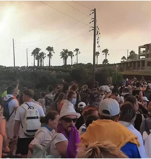 &#x3A1;&#x3CC;&#x3B4;&#x3BF;&#x3C2; | &#x397; &#x3BC;&#x3B5;&#x3B3;&#x3B1;&#x3BB;&#x3CD;&#x3C4;&#x3B5;&#x3C1;&#x3B7; &#x3B5;&#x3C0;&#x3B9;&#x3C7;&#x3B5;&#x3AF;&#x3C1;&#x3B7;&#x3C3;&#x3B7; &#x3B5;&#x3BA;&#x3BA;&#x3AD;&#x3BD;&#x3C9;&#x3C3;&#x3B7;&#x3C2; &#x3C3;&#x3B5; &#x3C6;&#x3C9;&#x3C4;&#x3B9;&#x3AC; &#x3C0;&#x3BF;&#x3C5; &#x3AD;&#x3B3;&#x3B9;&#x3BD;&#x3B5; &#x3C0;&#x3BF;&#x3C4;&#x3AD; &#x3C3;&#x3C4;&#x3B7; &#x3C7;&#x3CE;&#x3C1;&#x3B1; - &#x3A6;&#x3C5;&#x3B3;&#x3B1;&#x3B4;&#x3B5;&#x3CD;&#x3C4;&#x3B7;&#x3BA;&#x3B1;&#x3BD; 19.000 &#x3AC;&#x3C4;&#x3BF;&#x3BC;&#x3B1;