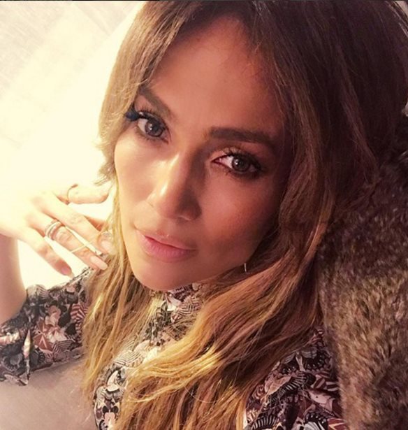 Jennifer Lopez &#x2013; Drake: &#x395;&#x3AF;&#x3BD;&#x3B1;&#x3B9; &#x3B1;&#x3C5;&#x3C4;&#x3CC; &#x3C4;&#x3BF; &#x3BD;&#x3AD;&#x3BF; hot &#x3B6;&#x3B5;&#x3C5;&#x3B3;&#x3AC;&#x3C1;&#x3B9; &#x3C4;&#x3B7;&#x3C2; showbiz;