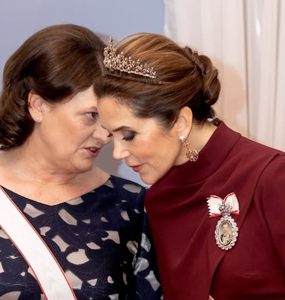 Mary της Δανίας | Σπάνια εμφάνιση με τιάρα που αγόρασε σε δημοπρασία το 2012