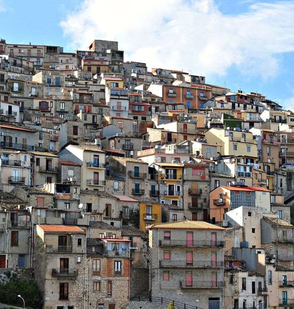 &#x397; &#x3BA;&#x3C9;&#x3BC;&#x3CC;&#x3C0;&#x3BF;&#x3BB;&#x3B7; &#x3C4;&#x3B7;&#x3C2; &#x3A3;&#x3B9;&#x3BA;&#x3B5;&#x3BB;&#x3AF;&#x3B1;&#x3C2; &#x3C0;&#x3BF;&#x3C5; &#x3C0;&#x3C1;&#x3BF;&#x3C3;&#x3C6;&#x3AD;&#x3C1;&#x3B5;&#x3B9; &#x3B4;&#x3C9;&#x3C1;&#x3B5;&#x3AC;&#x3BD; &#x3C3;&#x3C0;&#x3AF;&#x3C4;&#x3B9;&#x3B1;