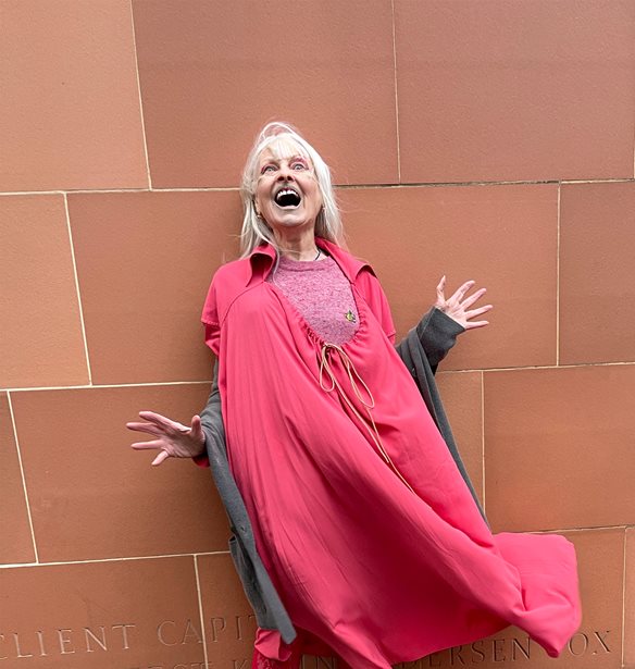 Vivienne Westwood | &#x393;&#x3B9;&#x3CC;&#x3C1;&#x3C4;&#x3B1;&#x3C3;&#x3B5; &#x3C4;&#x3B1; &#x3B3;&#x3B5;&#x3BD;&#x3AD;&#x3B8;&#x3BB;&#x3B9;&#x3AC; &#x3C4;&#x3B7;&#x3C2; &#x3B4;&#x3B7;&#x3BC;&#x3BF;&#x3C3;&#x3B9;&#x3B5;&#x3CD;&#x3BF;&#x3BD;&#x3C4;&#x3B1;&#x3C2; &#x3BC;&#x3B9;&#x3B1; &#x3BC;&#x3B9;&#x3BA;&#x3C1;&#x3BF;&#x3CD; &#x3BC;&#x3AE;&#x3BA;&#x3BF;&#x3C5;&#x3C2; &#x3C4;&#x3B1;&#x3B9;&#x3BD;&#x3AF;&#x3B1; &#x3C4;&#x3B7;&#x3C2;