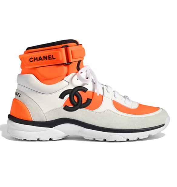 O &#x3BF;&#x3AF;&#x3BA;&#x3BF;&#x3C2; Chanel &#x3BB;&#x3B1;&#x3BD;&#x3C3;&#x3AC;&#x3C1;&#x3B5;&#x3B9; &#x3B1;&#x3BD;&#x3BF;&#x3B9;&#x3BE;&#x3B9;&#x3AC;&#x3C4;&#x3B9;&#x3BA;&#x3B1; sneakers &#x3B3;&#x3B5;&#x3BC;&#x3AC;&#x3C4;&#x3B1; &#x3C7;&#x3C1;&#x3CE;&#x3BC;&#x3B1;
