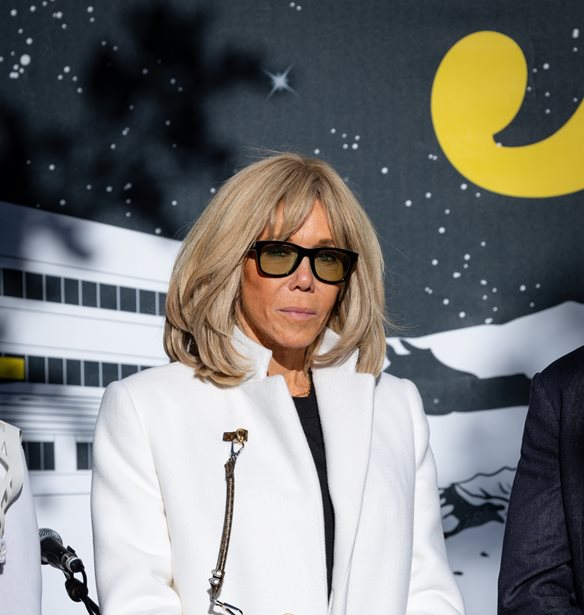&#x397; &#x3B5;&#x3BC;&#x3C6;&#x3AC;&#x3BD;&#x3B9;&#x3C3;&#x3B7; &#x3C4;&#x3B7;&#x3C2; Brigitte Macron &#x3BC;&#x3B5; &#x3B2;&#x3B5;&#x3BB;&#x3BF;&#x3CD;&#x3B4;&#x3B9;&#x3BD;&#x3BF; &#x3C0;&#x3B1;&#x3BB;&#x3C4;&#x3CC; &#x3BA;&#x3B9; &#x3AD;&#x3BD;&#x3B1; &#x3B1;&#x3C0;&#x3C1;&#x3BF;&#x3C3;&#x3B4;&#x3CC;&#x3BA;&#x3B7;&#x3C4;&#x3BF; &#x3B1;&#x3BE;&#x3B5;&#x3C3;&#x3BF;&#x3C5;&#x3AC;&#x3C1;