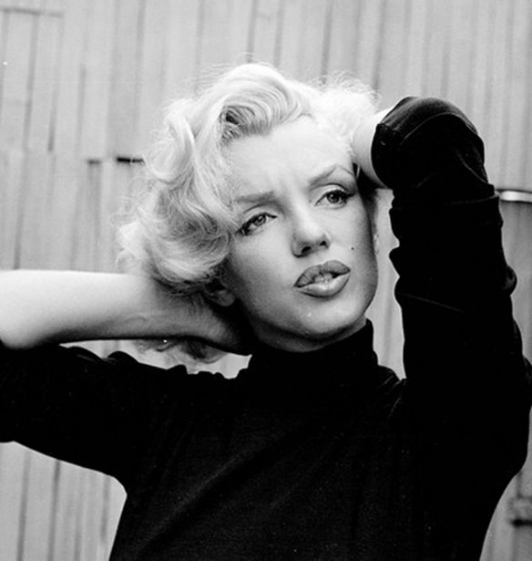 Marilyn Monroe: &#x3A4;&#x3BF; &#x3C7;&#x3B5;&#x3B9;&#x3C1;&#x3CC;&#x3B3;&#x3C1;&#x3B1;&#x3C6;&#x3BF; &#x3C4;&#x3B7;&#x3C2; &#x3BC;&#x3B5; &#x3C3;&#x3C5;&#x3BC;&#x3B2;&#x3BF;&#x3C5;&#x3BB;&#x3AD;&#x3C2; &#x3B3;&#x3B9;&#x3B1; &#x3C6;&#x3BB;&#x3B5;&#x3C1;&#x3C4; &#x3C0;&#x3C9;&#x3BB;&#x3B5;&#x3AF;&#x3C4;&#x3B1;&#x3B9; &#x3AD;&#x3BD;&#x3B1;&#x3BD;&#x3C4;&#x3B9; &#x3C7;&#x3B9;&#x3BB;&#x3B9;&#x3AC;&#x3B4;&#x3C9;&#x3BD; &#x3B4;&#x3BF;&#x3BB;&#x3B1;&#x3C1;&#x3AF;&#x3C9;&#x3BD;