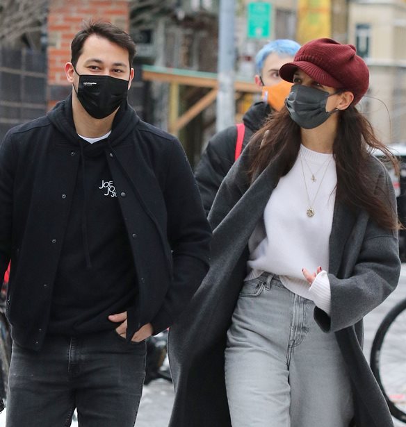 &#x397; Katie Holmes &#x3B1;&#x3BD;&#x3C4;&#x3B9;&#x3BC;&#x3B5;&#x3C4;&#x3C9;&#x3C0;&#x3AF;&#x3B6;&#x3B5;&#x3B9; &#x3C4;&#x3BF; &#x3C7;&#x3B9;&#x3CC;&#x3BD;&#x3B9; &#x3BC;&#x3B5; &#x3C3;&#x3C4;&#x3B9;&#x3BB;