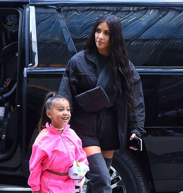 &#x3A0;&#x3BF;&#x3CD; &#x3B5;&#x3BD;&#x3C4;&#x3CC;&#x3C0;&#x3B9;&#x3C3;&#x3B5; &#x3BF; &#x3C6;&#x3C9;&#x3C4;&#x3BF;&#x3B3;&#x3C1;&#x3B1;&#x3C6;&#x3B9;&#x3BA;&#x3CC;&#x3C2; &#x3C6;&#x3B1;&#x3BA;&#x3CC;&#x3C2; &#x3C4;&#x3B7;&#x3BD; Kim Kardashian;