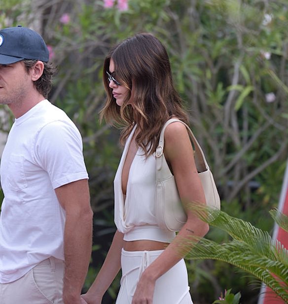 Nepo babies | &#x39F; &#x3C3;&#x3CD;&#x3BD;&#x3C4;&#x3C1;&#x3BF;&#x3C6;&#x3BF;&#x3C2; &#x3C4;&#x3B7;&#x3C2; &#x3BA;&#x3CC;&#x3C1;&#x3B7;&#x3C2; &#x3C4;&#x3B7;&#x3C2; Cindy Crawford, Kaia Gerber &#x3B5;&#x3AF;&#x3BD;&#x3B1;&#x3B9; &#x3B3;&#x3B9;&#x3BF;&#x3C2; &#x3B4;&#x3B9;&#x3AC;&#x3C3;&#x3B7;&#x3BC;&#x3BF;&#x3C5; &#x3B7;&#x3B8;&#x3BF;&#x3C0;&#x3BF;&#x3B9;&#x3BF;&#x3CD; &#x3C4;&#x3C9;&#x3BD; 80s
