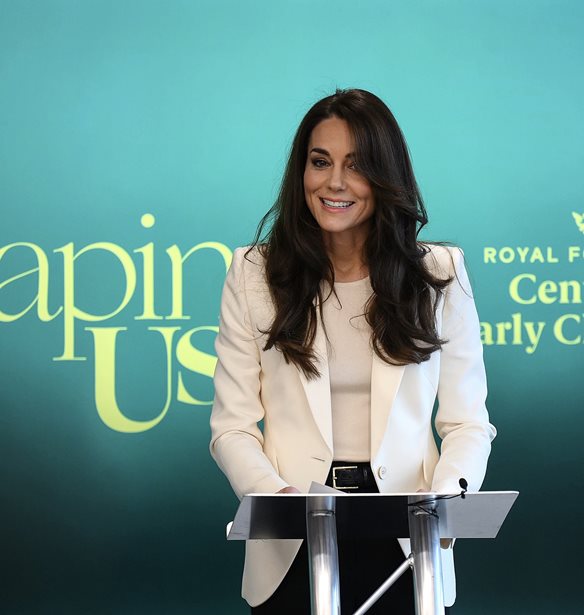 H Kate Middleton &#x3BA;&#x3B1;&#x3BB;&#x3B5;&#x3AF; &#x3C4;&#x3BF;&#x3BD; &#x3BA;&#x3CC;&#x3C3;&#x3BC;&#x3BF; &#x3C4;&#x3BF;&#x3C5; &#x3B5;&#x3C0;&#x3B9;&#x3C7;&#x3B5;&#x3B9;&#x3C1;&#x3B5;&#x3AF;&#x3BD; &#x3BD;&#x3B1; &#x3C3;&#x3C4;&#x3B7;&#x3C1;&#x3AF;&#x3BE;&#x3B5;&#x3B9; &#x3C4;&#x3BF;&#x3C5;&#x3C2; &#x3B3;&#x3BF;&#x3BD;&#x3B5;&#x3AF;&#x3C2; &#x3C3;&#x3C4;&#x3BF;&#x3BD; &#x3C1;&#x3CC;&#x3BB;&#x3BF; &#x3C4;&#x3BF;&#x3C5;&#x3C2;