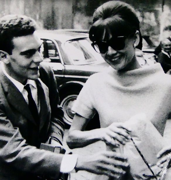 Audrey Hepburn | &#x397; &#x3C0;&#x3B1;&#x3C1;&#x3B1;&#x3B3;&#x3C9;&#x3B3;&#x3CC;&#x3C2; &#x3C4;&#x3BF;&#x3C5; &#x27;Good Wife&#x27; &#x3B8;&#x3B1; &#x3B3;&#x3C1;&#x3AC;&#x3C8;&#x3B5;&#x3B9; &#x3C4;&#x3B7; &#x3C3;&#x3B5;&#x3B9;&#x3C1;&#x3AC; &#x3B3;&#x3B9;&#x3B1; &#x3C4;&#x3B7; &#x3B6;&#x3C9;&#x3AE; &#x3C4;&#x3B7;&#x3C2;