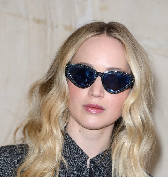 Jennifer Lawrence: &#x397; &#x3C0;&#x3C1;&#x3CE;&#x3C4;&#x3B7; &#x3B5;&#x3BC;&#x3C6;&#x3AC;&#x3BD;&#x3B9;&#x3C3;&#x3AE; &#x3C4;&#x3B7;&#x3C2; &#x3BC;&#x3B5;&#x3C4;&#x3AC; &#x3C4;&#x3BF;&#x3BD; &#x3B1;&#x3C1;&#x3C1;&#x3B1;&#x3B2;&#x3CE;&#x3BD;&#x3B1;