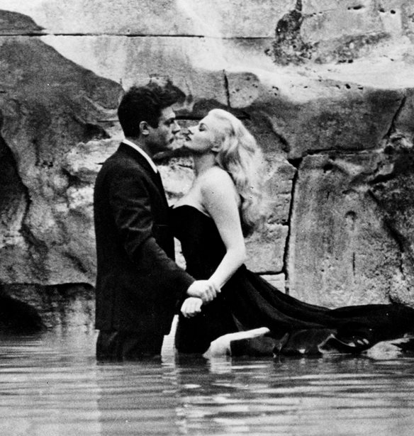 &#x3A4;&#x3B1; &#x3C0;&#x3B9;&#x3BF; iconic &#x3BC;&#x3B1;&#x3CD;&#x3C1;&#x3B1; &#x3C6;&#x3BF;&#x3C1;&#x3AD;&#x3BC;&#x3B1;&#x3C4;&#x3B1; &#x3C3;&#x3C4;&#x3B7;&#x3BD; &#x3B9;&#x3C3;&#x3C4;&#x3BF;&#x3C1;&#x3AF;&#x3B1; &#x3C4;&#x3BF;&#x3C5; &#x3BA;&#x3B9;&#x3BD;&#x3B7;&#x3BC;&#x3B1;&#x3C4;&#x3BF;&#x3B3;&#x3C1;&#x3AC;&#x3C6;&#x3BF;&#x3C5;