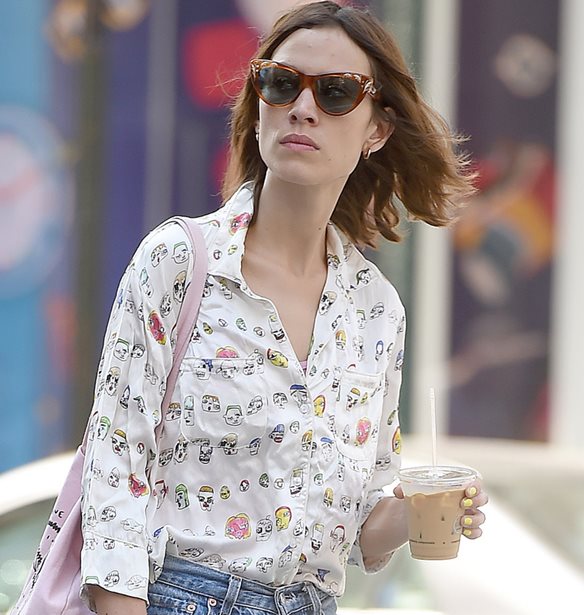 Alexa Chung: 6 &#x3C3;&#x3C5;&#x3BD;&#x3B1;&#x3C1;&#x3C0;&#x3B1;&#x3C3;&#x3C4;&#x3B9;&#x3BA;&#x3AD;&#x3C2; &#x3B9;&#x3B4;&#x3AD;&#x3B5;&#x3C2; &#x3B3;&#x3B9;&#x3B1; &#x3BA;&#x3B1;&#x3BB;&#x3BF;&#x3BA;&#x3B1;&#x3B9;&#x3C1;&#x3B9;&#x3BD;&#x3CC; &#x3BD;&#x3C4;&#x3CD;&#x3C3;&#x3B9;&#x3BC;&#x3BF;