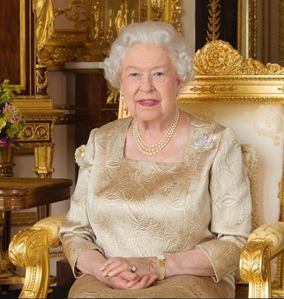 &#x39A;&#x3AC;&#x3BD;&#x3B5; &#x3C0;&#x3B5;&#x3C1;&#x3B9;&#x3AE;&#x3B3;&#x3B7;&#x3C3;&#x3B7; &#x3C3;&#x3C4;&#x3BF; &#x3C0;&#x3B1;&#x3BB;&#x3AC;&#x3C4;&#x3B9; &#x3C4;&#x3BF;&#x3C5; Buckingham &#x3B1;&#x3C0;&#x3CC; &#x3C4;&#x3BF;&#x3BD; &#x3BA;&#x3B1;&#x3BD;&#x3B1;&#x3C0;&#x3AD; &#x3C3;&#x3BF;&#x3C5;