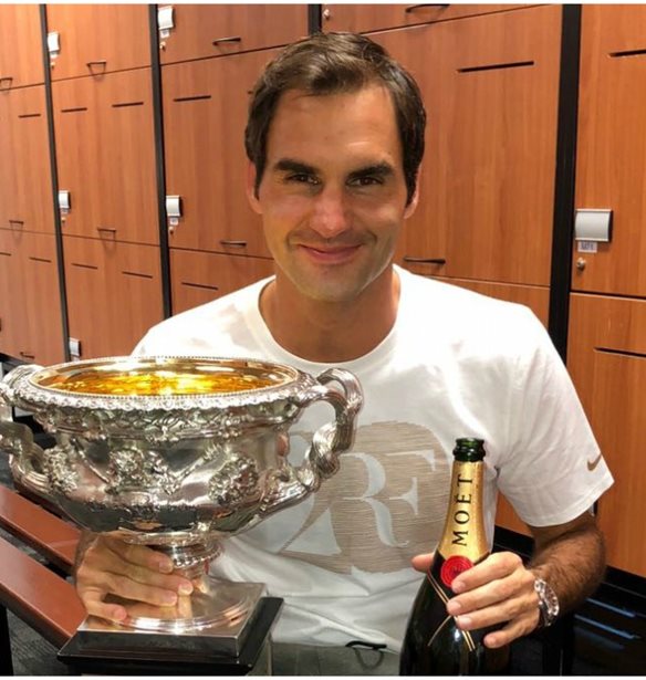 &#x39F; Roger Federer &#x3B3;&#x3C1;&#x3AC;&#x3C6;&#x3B5;&#x3B9; (&#x3BE;&#x3B1;&#x3BD;&#x3AC;) &#x3B9;&#x3C3;&#x3C4;&#x3BF;&#x3C1;&#x3AF;&#x3B1; &#x3BA;&#x3B1;&#x3C4;&#x3B1;&#x3BA;&#x3C4;&#x3CE;&#x3BD;&#x3C4;&#x3B1;&#x3C2; &#x3C4;&#x3BF; Australian Open