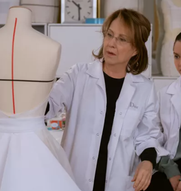 &quot;&#x3A5;&#x3C8;&#x3B7;&#x3BB;&#x3AE; &#x3A1;&#x3B1;&#x3C0;&#x3C4;&#x3B9;&#x3BA;&#x3AE;&quot; | &#x397; &#x3BD;&#x3AD;&#x3B1; &#x3C4;&#x3B1;&#x3B9;&#x3BD;&#x3AF;&#x3B1; &#x3C4;&#x3B7;&#x3C2; Sylvie Ohayon &#x3BC;&#x3B5; &#x3C0;&#x3C1;&#x3C9;&#x3C4;&#x3B1;&#x3B3;&#x3C9;&#x3BD;&#x3B9;&#x3C3;&#x3C4;&#x3AD;&#x3C2; &#x3C4;&#x3B7; Natalie Baye &#x3BA;&#x3B1;&#x3B9; &#x3C4;&#x3BF;&#x3BD; &#x3BF;&#x3AF;&#x3BA;&#x3BF; Dior