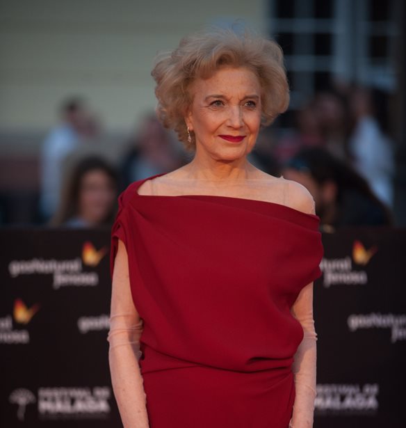Marisa Paredes | &#x388;&#x3C6;&#x3C5;&#x3B3;&#x3B5; &#x3B1;&#x3C0;&#x3CC; &#x3C4;&#x3B7; &#x3B6;&#x3C9;&#x3AE; &#x3B7; &#x3BC;&#x3BF;&#x3CD;&#x3C3;&#x3B1; &#x3C4;&#x3BF;&#x3C5; Pedro Almodovar