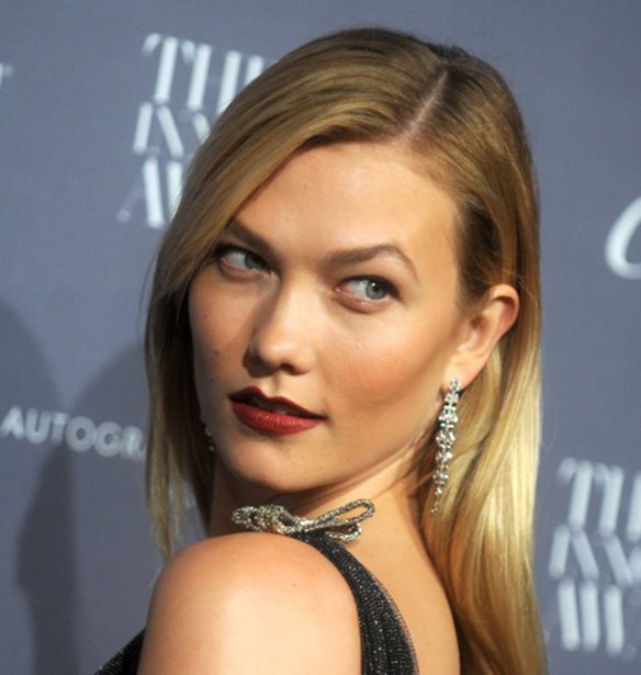 H Karlie Kloss &#x3B8;&#x3B1; &#x3C0;&#x3B5;&#x3C1;&#x3AC;&#x3C3;&#x3B5;&#x3B9; &#x3C4;&#x3B1; &#x3A7;&#x3C1;&#x3B9;&#x3C3;&#x3C4;&#x3BF;&#x3CD;&#x3B3;&#x3B5;&#x3BD;&#x3BD;&#x3B1; &#x3C6;&#x3BF;&#x3C1;&#x3CE;&#x3BD;&#x3C4;&#x3B1;&#x3C2; &#x3C4;&#x3B9;&#x3C2; &#x3C0;&#x3C5;&#x3C4;&#x3B6;&#x3AC;&#x3BC;&#x3B5;&#x3C2; &#x3C4;&#x3B7;&#x3C2;