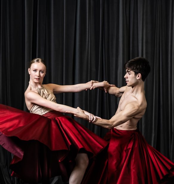Paris Opera Junior Ballet | &#x397; &#x3B1;&#x3C6;&#x3C1;&#x3CC;&#x3BA;&#x3C1;&#x3B5;&#x3BC;&#x3B1; &#x3C4;&#x3BF;&#x3C5; &#x3C3;&#x3CD;&#x3B3;&#x3C7;&#x3C1;&#x3BF;&#x3BD;&#x3BF;&#x3C5; &#x3BA;&#x3BB;&#x3B1;&#x3C3;&#x3B9;&#x3BA;&#x3BF;&#x3CD; &#x3C7;&#x3BF;&#x3C1;&#x3BF;&#x3CD; &#x3C3;&#x3C4;&#x3B7;&#x3BD; &#x391;&#x3B8;&#x3AE;&#x3BD;&#x3B1;