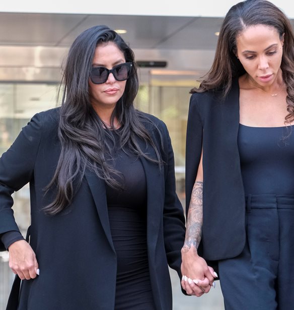 Vanessa Bryant | &#x397; &#x3C3;&#x3C5;&#x3B3;&#x3BA;&#x3BB;&#x3BF;&#x3BD;&#x3B9;&#x3C3;&#x3C4;&#x3B9;&#x3BA;&#x3AE; &#x3BA;&#x3B1;&#x3C4;&#x3AC;&#x3B8;&#x3B5;&#x3C3;&#x3B7; &#x3B3;&#x3B9;&#x3B1; &#x3C4;&#x3B7;&#x3BD; &#x3C5;&#x3C0;&#x3CC;&#x3B8;&#x3B5;&#x3C3;&#x3B7; &#x3BA;&#x3BF;&#x3B9;&#x3BD;&#x3BF;&#x3C0;&#x3BF;&#x3AF;&#x3B7;&#x3C3;&#x3B7;&#x3C2; &#x3B5;&#x3B9;&#x3BA;&#x3CC;&#x3BD;&#x3C9;&#x3BD; &#x3B1;&#x3C0;&#x3CC; &#x3C4;&#x3BF; &#x3B4;&#x3C5;&#x3C3;&#x3C4;&#x3CD;&#x3C7;&#x3B7;&#x3BC;&#x3B1; &#x3C4;&#x3BF;&#x3C5; &#x3C3;&#x3C5;&#x3B6;&#x3CD;&#x3B3;&#x3BF;&#x3C5; &#x3C4;&#x3B7;&#x3C2; Kobe &#x3BA;&#x3B1;&#x3B9; &#x3C4;&#x3B7;&#x3C2; &#x3BA;&#x3CC;&#x3C1;&#x3B7;&#x3C2; &#x3C4;&#x3BF;&#x3C5;&#x3C2; Gianna