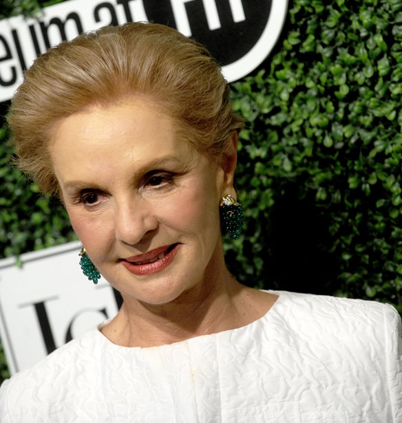 Carolina Herrera: &#x3A4;&#x3B1; iconic looks &#x3C0;&#x3BF;&#x3C5; &#x3B8;&#x3B1; &#x3B8;&#x3C5;&#x3BC;&#x3CC;&#x3BC;&#x3B1;&#x3C3;&#x3C4;&#x3B5; &#x3B3;&#x3B9;&#x3B1; &#x3C0;&#x3AC;&#x3BD;&#x3C4;&#x3B1;