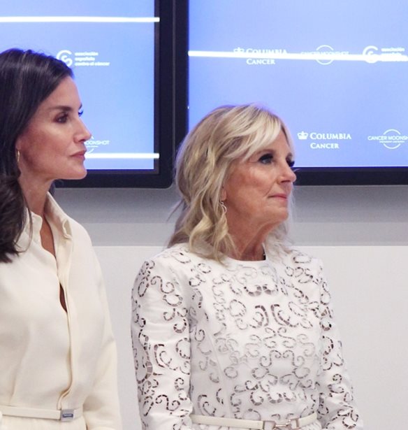 &#x397; &#x3B2;&#x3B1;&#x3C3;&#x3AF;&#x3BB;&#x3B9;&#x3C3;&#x3C3;&#x3B1; Letizia &#x3BA;&#x3B1;&#x3B9; &#x3B7; Jill Biden &#x3B4;&#x3B5;&#x3AF;&#x3C7;&#x3BD;&#x3BF;&#x3C5;&#x3BD; &#x3C0;&#x3CE;&#x3C2; &#x3B8;&#x3B1; &#x3C6;&#x3BF;&#x3C1;&#x3AD;&#x3C3;&#x3BF;&#x3C5;&#x3BC;&#x3B5; &#x3C4;&#x3BF; &#x3BB;&#x3B5;&#x3C5;&#x3BA;&#x3CC; &#x3C4;&#x3BF; &#x3C6;&#x3B8;&#x3B9;&#x3BD;&#x3CC;&#x3C0;&#x3C9;&#x3C1;&#x3BF;