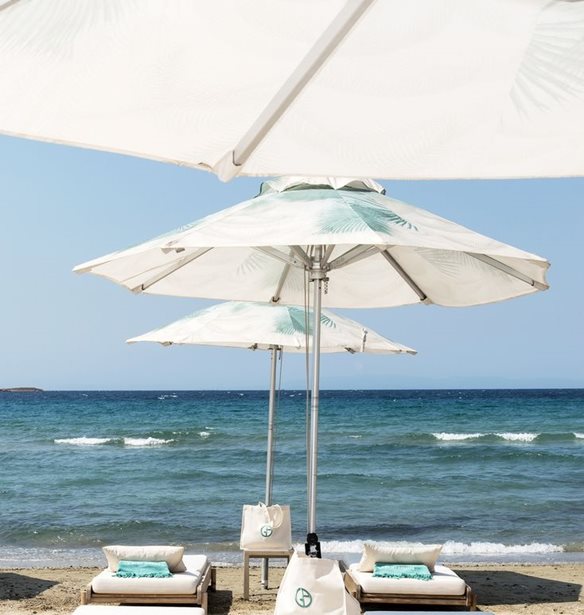 &#x3A3;&#x3C4;&#x3B7;&#x3BD; &#x3C0;&#x3B9;&#x3BF; chic &#x3C0;&#x3B1;&#x3C1;&#x3B1;&#x3BB;&#x3AF;&#x3B1; &#x3C4;&#x3B7;&#x3C2; &#x391;&#x3B8;&#x3B7;&#x3BD;&#x3B1;&#x3CA;&#x3BA;&#x3AE;&#x3C2; &#x3A1;&#x3B9;&#x3B2;&#x3B9;&#x3AD;&#x3C1;&#x3B1;&#x3C2;, &#x3B7; &#x3C0;&#x3BF;&#x3BB;&#x3C5;&#x3C4;&#x3AD;&#x3BB;&#x3B5;&#x3B9;&#x3B1; &#x3C3;&#x3C5;&#x3BD;&#x3B1;&#x3BD;&#x3C4;&#x3AC; &#x3C4;&#x3B7;&#x3BD; &#x3BF;&#x3BC;&#x3BF;&#x3C1;&#x3C6;&#x3B9;&#x3AC;